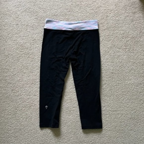 Lululemon Ivivva Black Capri Leggings - Picture 2 of 2